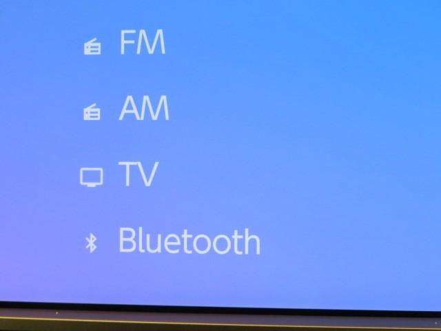 クラウンクロスオーバー Ｇレザーパッケージ　衝突被害軽減システム　バックカメラ　ＥＴＣ　ドラレコ　ミュージックプレイヤー接続可　革シート　電動シート　オートクルーズコントロール　ＬＥＤヘッドランプ　スマートキー　キーレス　４ＷＤ　ハイブリッド（26枚目）