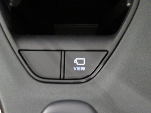 クラウンクロスオーバー Ｇレザーパッケージ　衝突被害軽減システム　バックカメラ　ＥＴＣ　ドラレコ　ミュージックプレイヤー接続可　革シート　電動シート　オートクルーズコントロール　ＬＥＤヘッドランプ　スマートキー　キーレス　４ＷＤ　ハイブリッド（28枚目）