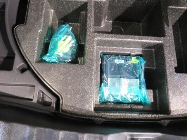 カローラクロス ハイブリッド Z 衝突被害軽減システム メモリーナビ フルセグ バックカメラ ETC サンルーフ 電動シート オートクルーズコントロール LEDヘッドランプ スマートキー キーレス ハイブリッド ワンオーナー(39枚目)