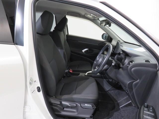 ヤリスクロス ハイブリッドＧ　衝突被害軽減システム　バックカメラ　ＥＴＣ　ドラレコ　オートクルーズコントロール　ＬＥＤヘッドランプ　スマートキー　キーレス　ハイブリッド　ワンオーナー（12枚目）