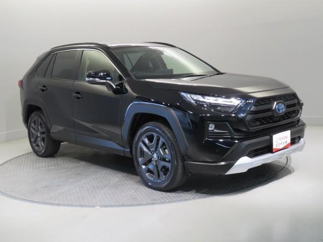 ＲＡＶ４ ハイブリッドアドベンチャー　衝突被害軽減システム　バックカメラ　ＥＴＣ　ミュージックプレイヤー接続可　電動シート　オートクルーズコントロール　ＬＥＤヘッドランプ　スマートキー　キーレス　４ＷＤ　ハイブリッド　ワンオーナー（7枚目）