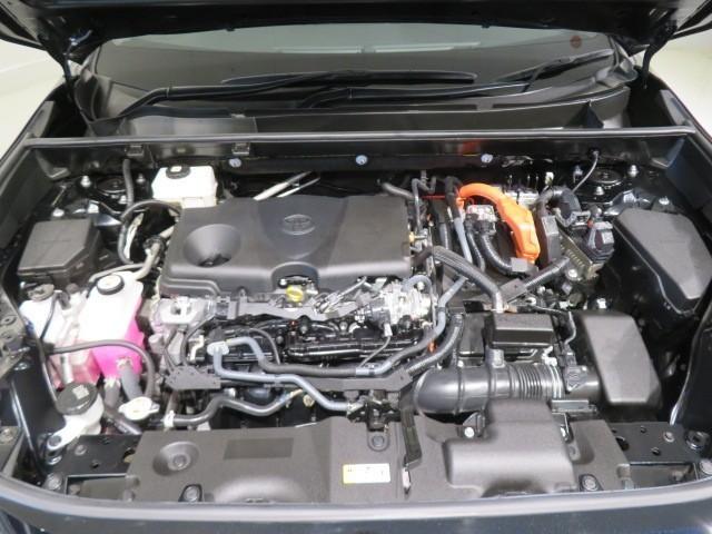 ＲＡＶ４ ハイブリッドアドベンチャー　衝突被害軽減システム　バックカメラ　ＥＴＣ　ミュージックプレイヤー接続可　電動シート　オートクルーズコントロール　ＬＥＤヘッドランプ　スマートキー　キーレス　４ＷＤ　ハイブリッド　ワンオーナー（9枚目）