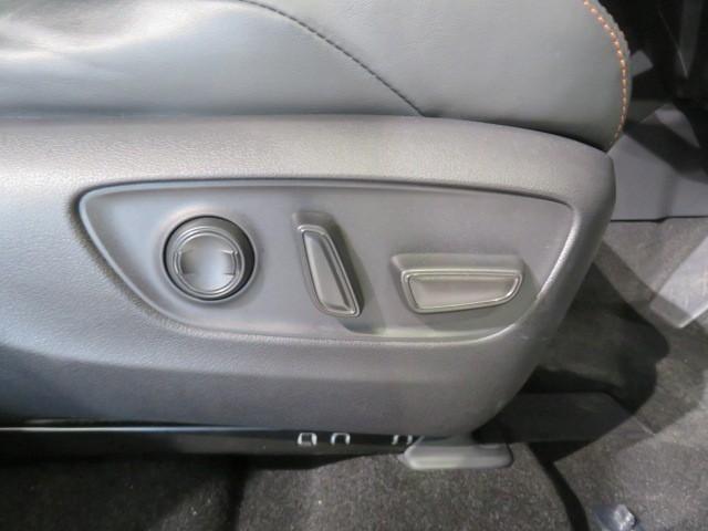 ＲＡＶ４ ハイブリッドアドベンチャー　衝突被害軽減システム　バックカメラ　ＥＴＣ　ミュージックプレイヤー接続可　電動シート　オートクルーズコントロール　ＬＥＤヘッドランプ　スマートキー　キーレス　４ＷＤ　ハイブリッド　ワンオーナー（12枚目）