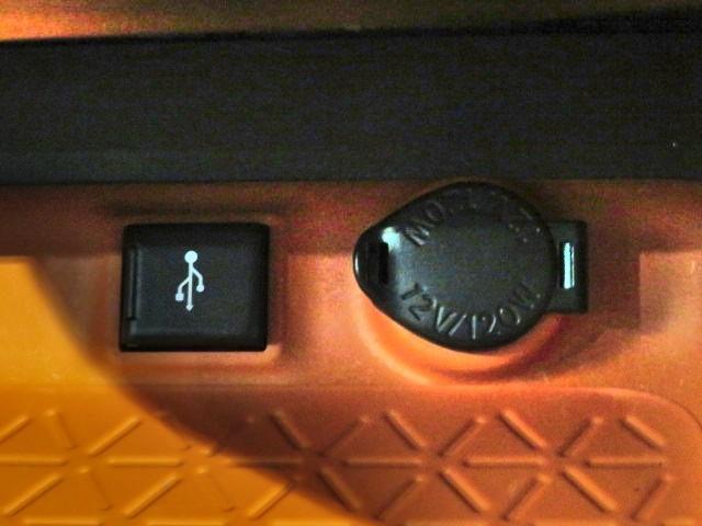 ＲＡＶ４ ハイブリッドアドベンチャー　衝突被害軽減システム　バックカメラ　ＥＴＣ　ミュージックプレイヤー接続可　電動シート　オートクルーズコントロール　ＬＥＤヘッドランプ　スマートキー　キーレス　４ＷＤ　ハイブリッド　ワンオーナー（33枚目）