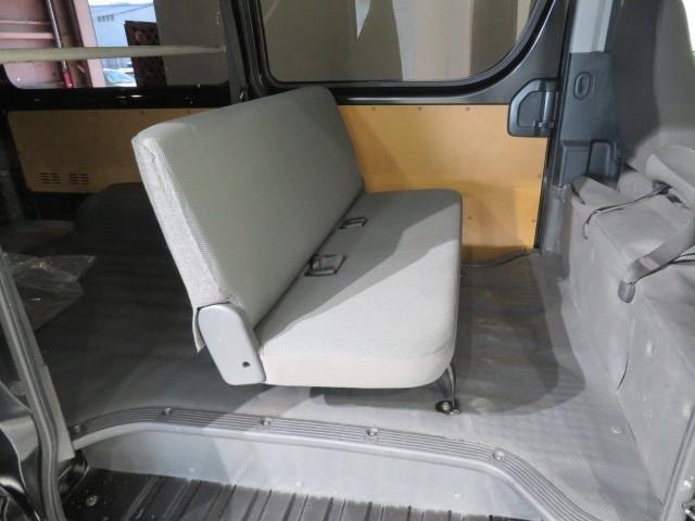 ハイエースバン ＤＸ　ＧＬパッケージ　衝突被害軽減システム　バックカメラ　ＥＴＣ　ミュージックプレイヤー接続可　ＬＥＤヘッドランプ　乗車定員６人　キーレス　ディーゼル　ワンオーナー（12枚目）