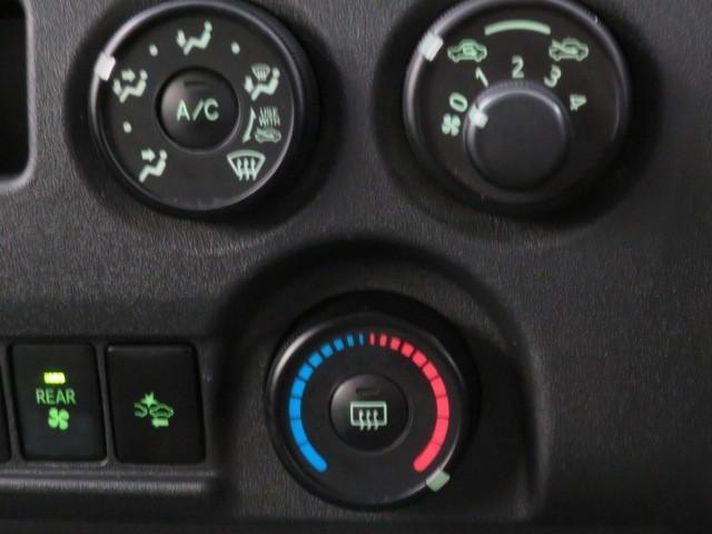 ハイエースバン ＤＸ　ＧＬパッケージ　衝突被害軽減システム　バックカメラ　ＥＴＣ　ミュージックプレイヤー接続可　ＬＥＤヘッドランプ　乗車定員６人　キーレス　ディーゼル　ワンオーナー（27枚目）