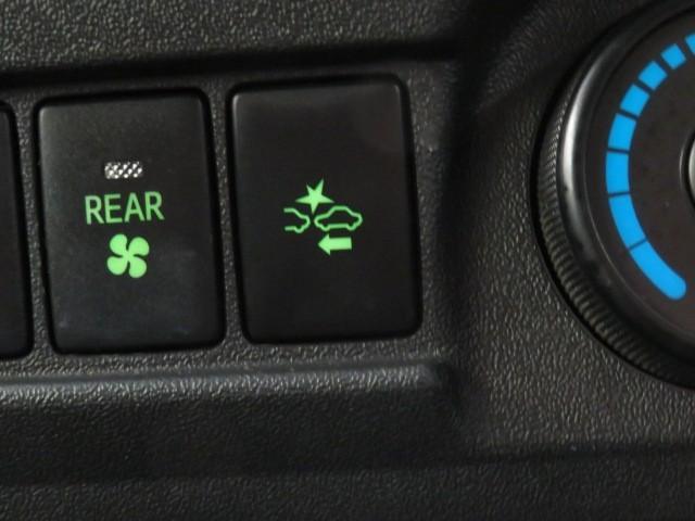 ハイエースバン ＤＸ　ＧＬパッケージ　衝突被害軽減システム　バックカメラ　ＥＴＣ　ミュージックプレイヤー接続可　ＬＥＤヘッドランプ　乗車定員６人　キーレス　ディーゼル　ワンオーナー（29枚目）