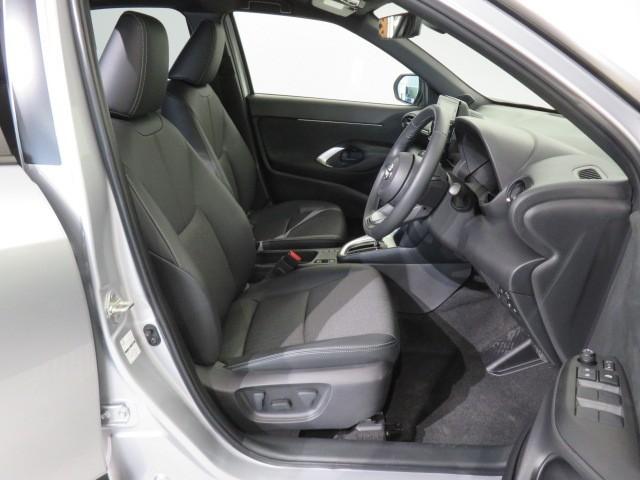 ヤリスクロス ハイブリッドＺ　衝突被害軽減システム　ＥＴＣ　ドラレコ　電動シート　オートクルーズコントロール　ＬＥＤヘッドランプ　スマートキー　キーレス　ハイブリッド　ワンオーナー（11枚目）