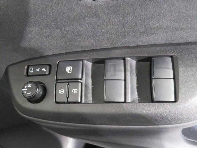 ヤリスクロス ハイブリッドＺ　衝突被害軽減システム　ＥＴＣ　ドラレコ　電動シート　オートクルーズコントロール　ＬＥＤヘッドランプ　スマートキー　キーレス　ハイブリッド　ワンオーナー（13枚目）