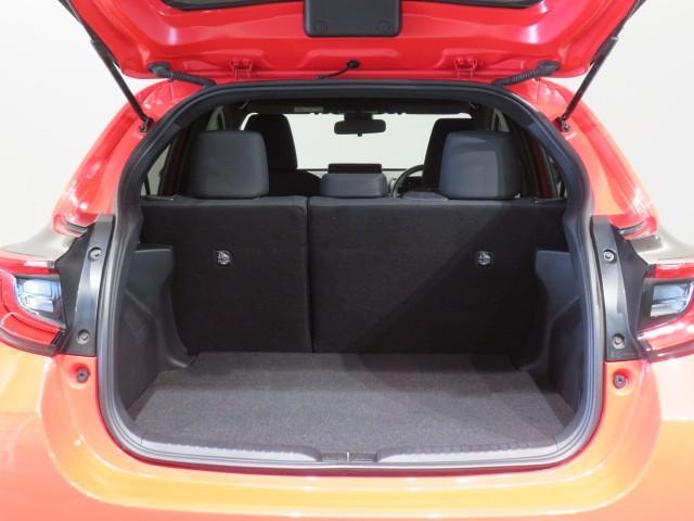 ヤリス ハイブリッドＺ　衝突被害軽減システム　ＥＴＣ　オートクルーズコントロール　ＬＥＤヘッドランプ　スマートキー　キーレス　ハイブリッド　ワンオーナー（10枚目）