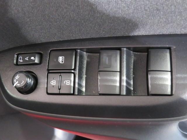 ヤリス ハイブリッドＺ　衝突被害軽減システム　ＥＴＣ　オートクルーズコントロール　ＬＥＤヘッドランプ　スマートキー　キーレス　ハイブリッド　ワンオーナー（13枚目）