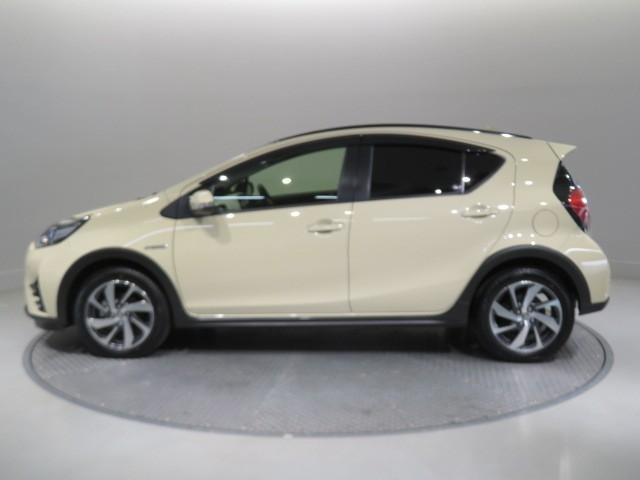 アクア クロスオーバー　衝突被害軽減システム　ＥＴＣ　ドラレコ　ＬＥＤヘッドランプ　スマートキー　キーレス　ハイブリッド　ワンオーナー（3枚目）