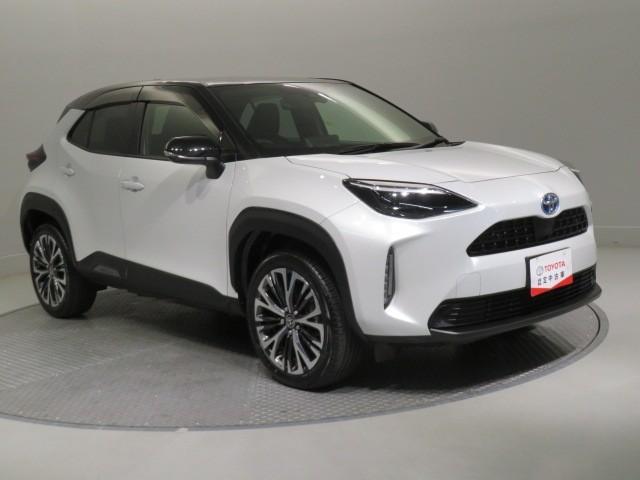 ヤリスクロス ハイブリッドＺ　衝突被害軽減システム　バックカメラ　ＥＴＣ　ドラレコ　ミュージックプレイヤー接続可　電動シート　オートクルーズコントロール　ＬＥＤヘッドランプ　スマートキー　キーレス　ハイブリッド　ワンオーナー（7枚目）