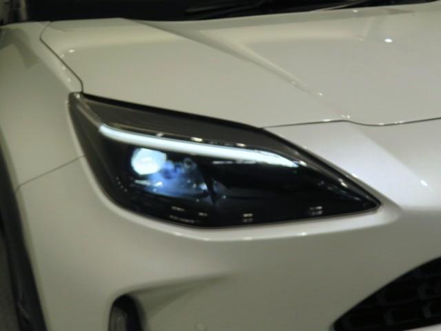 ヤリスクロス ハイブリッドＺ　衝突被害軽減システム　バックカメラ　ＥＴＣ　ドラレコ　ミュージックプレイヤー接続可　電動シート　オートクルーズコントロール　ＬＥＤヘッドランプ　スマートキー　キーレス　ハイブリッド　ワンオーナー（8枚目）