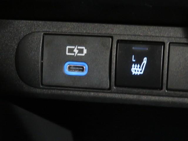 ヤリスクロス ハイブリッドＺ　衝突被害軽減システム　バックカメラ　ＥＴＣ　ドラレコ　ミュージックプレイヤー接続可　電動シート　オートクルーズコントロール　ＬＥＤヘッドランプ　スマートキー　キーレス　ハイブリッド　ワンオーナー（31枚目）