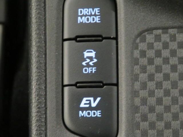 ヤリスクロス ハイブリッドＺ　衝突被害軽減システム　バックカメラ　ＥＴＣ　ドラレコ　ミュージックプレイヤー接続可　電動シート　オートクルーズコントロール　ＬＥＤヘッドランプ　スマートキー　キーレス　ハイブリッド　ワンオーナー（32枚目）