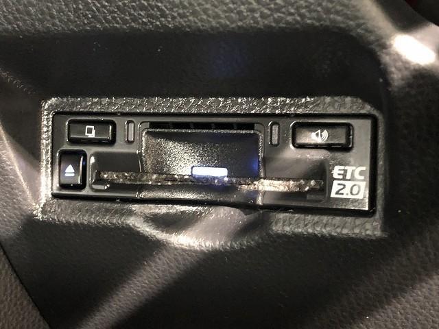 ヴォクシー ハイブリッドＳ－Ｚ　衝突被害軽減システム　メモリーナビ　フルセグ　バックカメラ　ＥＴＣ　ＣＤ　ミュージックプレイヤー接続可　ＤＶＤ再生　オートクルーズコントロール　ＬＥＤヘッドランプ　両側電動スライド　乗車定員７人（12枚目）