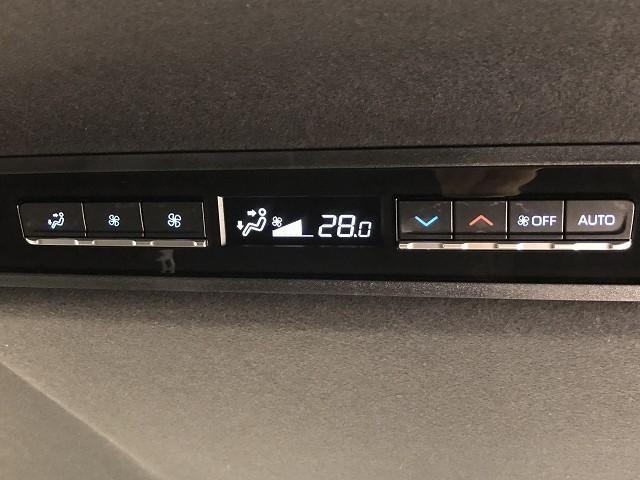 ヴォクシー ハイブリッドＳ－Ｚ　衝突被害軽減システム　メモリーナビ　フルセグ　バックカメラ　ＥＴＣ　ＣＤ　ミュージックプレイヤー接続可　ＤＶＤ再生　オートクルーズコントロール　ＬＥＤヘッドランプ　両側電動スライド　乗車定員７人（14枚目）