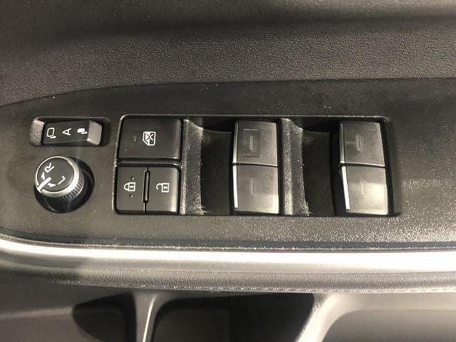 ヴォクシー ハイブリッドS-Z 衝突被害軽減システム ETC ドラレコ オートクルーズコントロール LEDヘッドランプ 両側電動スライド 乗車定員7人 3列シート スマートキー キーレス ハイブリッド ワンオーナー(12枚目)