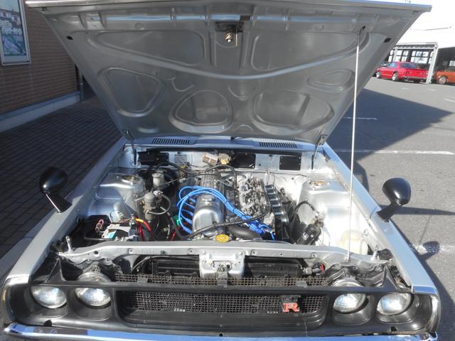 スカイライン ２．０ＧＴ－Ｘ　ケンメリＲ仕様　全面白ガラス　前後車高調（11枚目）