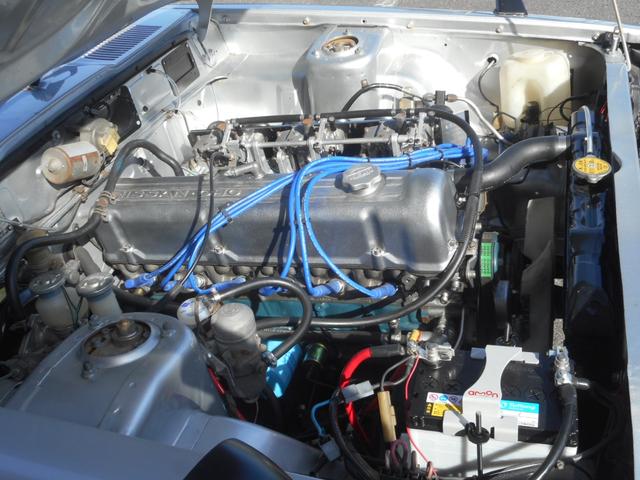 スカイライン ２．０ＧＴ－Ｘ　ケンメリＲ仕様　全面白ガラス　前後車高調（12枚目）