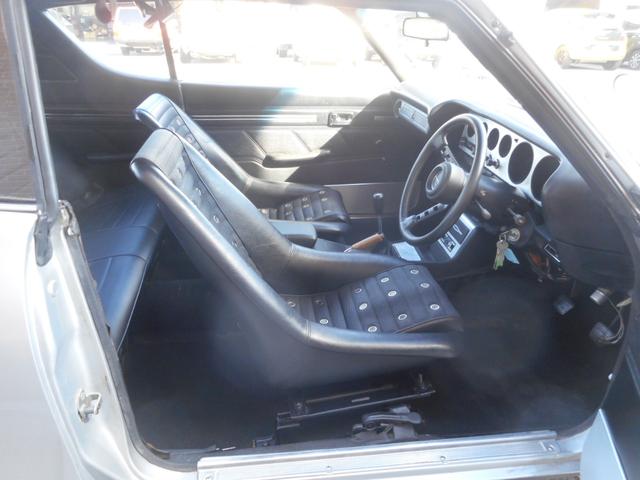 スカイライン ２．０ＧＴ－Ｘ　ケンメリＲ仕様　全面白ガラス　前後車高調（18枚目）