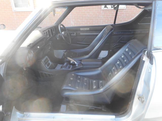 スカイライン ２．０ＧＴ－Ｘ　ケンメリＲ仕様　全面白ガラス　前後車高調（25枚目）