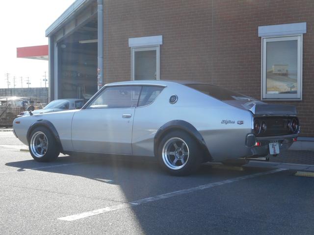 スカイライン ２．０ＧＴ－Ｘ　ケンメリＲ仕様　全面白ガラス　前後車高調（29枚目）