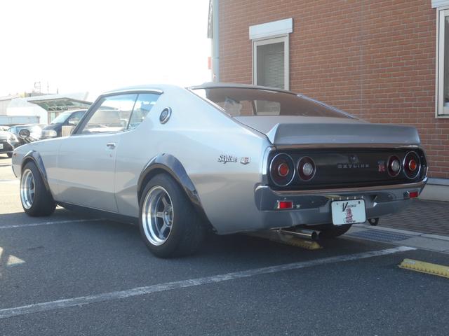 スカイライン ２．０ＧＴ－Ｘ　ケンメリＲ仕様　全面白ガラス　前後車高調（31枚目）