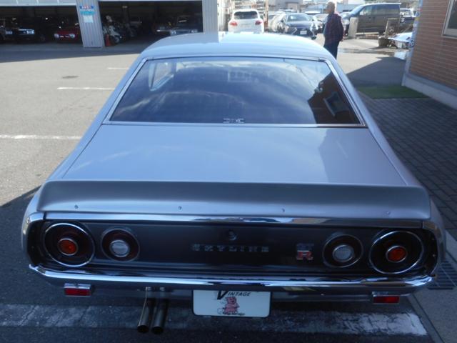 スカイライン ２．０ＧＴ－Ｘ　ケンメリＲ仕様　全面白ガラス　前後車高調（33枚目）