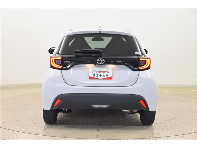 ヤリス Ｇ　バックモニタ－　誤発進抑制機能　１オーナー車　スマートキー　盗難防止装置　ＬＥＤヘッドライト　横滑り防止機能　キーレス　ＥＴＣ　オートエアコン　メモリーナビ　ＡＢＳ　運転席エアバック　サイドエアバッグ（3枚目）