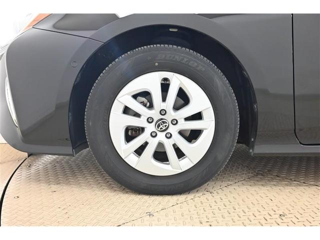 プリウス Ｓセーフティプラス　衝突回避システム　１セグ　Ｂモニター　定期点検記録簿　ＬＥＤライト　クルコン　ＥＴＣ装備　スマートＫＥＹ　ナビＴＶ　イモビライザー　横滑り防止機能　ＰＷ　カーテンエアバッグ　キーレスエントリー　アルミ（16枚目）