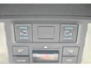 電動スライドドアのスイッチは運転席、助手席からも操作しやすいセンターにあります