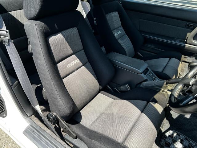 スープラ ２．５ＧＴツインターボＲ　純正５ＭＴ　純正ツインターボ（１ＪＺーＧＴＥ）　社外３ピースホイール　元色純正ホワイト→同色純正ホワイト全塗装　純正フロント左右レカロシート（18枚目）