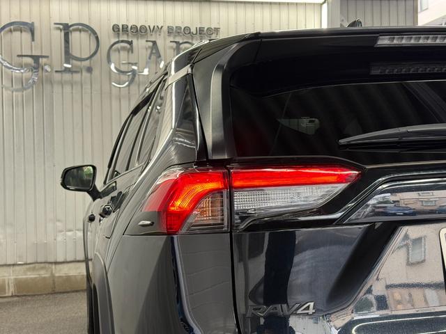 ＲＡＶ４ アドベンチャー　パノラマルーフ　パノラミックビューモニター　メーカーオプションディスプレイオーディオ　シートベンチレーション　ステアリングヒーター　ＥＴＣ２．０　純正１９インチアルミホイール（26枚目）