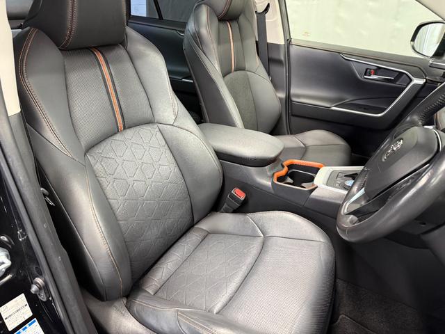 ＲＡＶ４ アドベンチャー　パノラマルーフ　パノラミックビューモニター　メーカーオプションディスプレイオーディオ　シートベンチレーション　ステアリングヒーター　ＥＴＣ２．０　純正１９インチアルミホイール（36枚目）