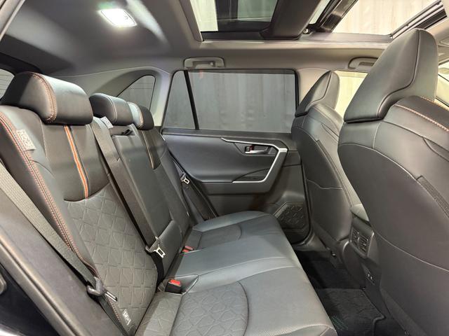 ＲＡＶ４ アドベンチャー　パノラマルーフ　パノラミックビューモニター　メーカーオプションディスプレイオーディオ　シートベンチレーション　ステアリングヒーター　ＥＴＣ２．０　純正１９インチアルミホイール（40枚目）
