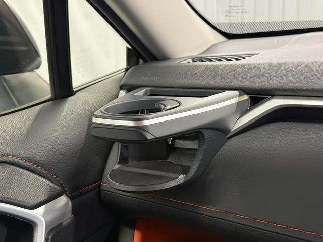 ＲＡＶ４ アドベンチャー　パノラマルーフ　パノラミックビューモニター　メーカーオプションディスプレイオーディオ　シートベンチレーション　ステアリングヒーター　ＥＴＣ２．０　純正１９インチアルミホイール（64枚目）