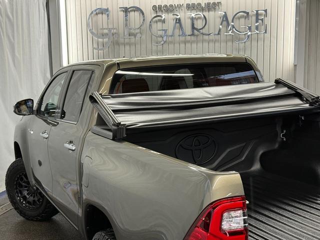 三つ折りソフトトノカバーですが、別物に交換可能です。