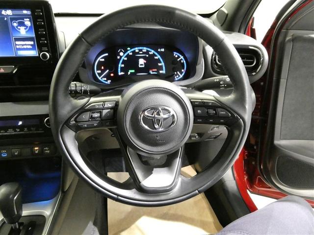 ヤリスクロス ハイブリッドＺ　衝突被害軽減システム　バックカメラ　ＥＴＣ　ミュージックプレイヤー接続可　電動シート　オートクルーズコントロール　ＬＥＤヘッドランプ　スマートキー　キーレス　ハイブリッド　ワンオーナー（16枚目）