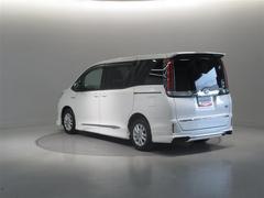 トヨタ高品質中古車洗浄「まるまるクリン」　外装はもちろん、内装はシートを外して見えないところまで徹底洗浄！お客様に責任を持って安心と美しさをお届けします！ 4