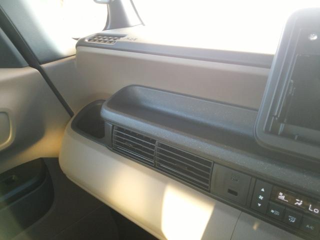 N-BOXジョイ ベースグレード 届出済未使用車 被害軽減ブレーキ 運転席/助手席シートヒーター 左側電動スライドドア 電動制御パーキングブレーキ オートブレーキホールド ロールサンシェード 360°スーパーUV・IRカット(32枚目)