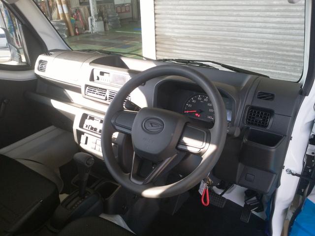 ハイゼットトラック スタンダード　届出済未使用車　被害軽減ブレーキ　ラジオ　マニュアルエアコン　パワステ　ハロゲンヘッドライト　スーパーＵＶカットガラス（フロントガラス）　コーナーセンサー　板キー（10枚目）