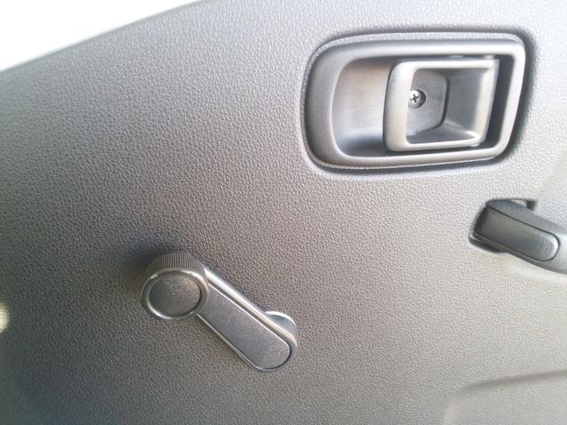 ハイゼットトラック スタンダード　届出済未使用車　被害軽減ブレーキ　ラジオ　マニュアルエアコン　パワステ　ハロゲンヘッドライト　スーパーＵＶカットガラス（フロントガラス）　コーナーセンサー　板キー（25枚目）