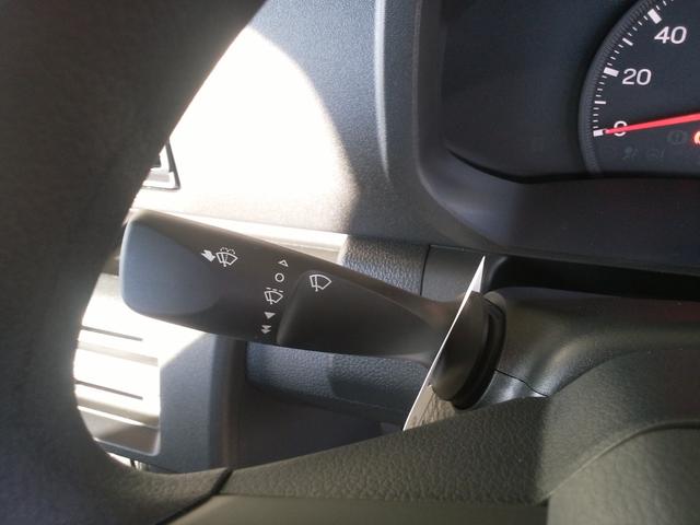 ハイゼットトラック スタンダード　届出済未使用車　被害軽減ブレーキ　４ＷＤ車　ラジオ　マニュアルエアコン　コーナーセンサー　ハロゲンヘッドライト　スーパーＵＶカットガラス（フロントガラス）　パワステ　板キー（16枚目）