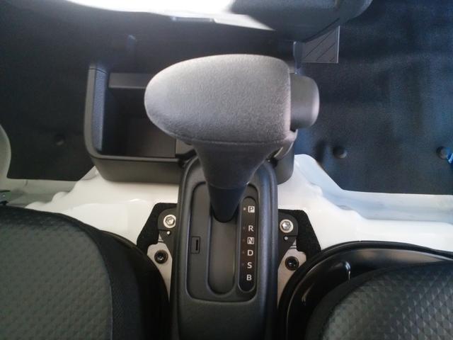 ハイゼットトラック スタンダード　届出済未使用車　被害軽減ブレーキ　４ＷＤ車　ラジオ　マニュアルエアコン　コーナーセンサー　ハロゲンヘッドライト　スーパーＵＶカットガラス（フロントガラス）　パワステ　板キー（17枚目）