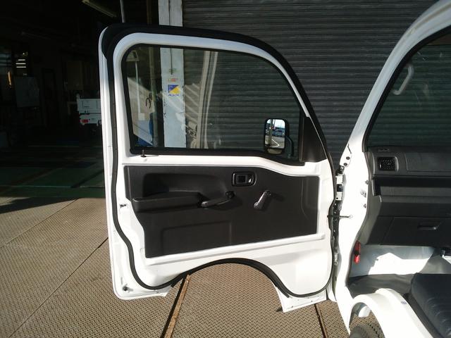ハイゼットトラック スタンダード　届出済未使用車　被害軽減ブレーキ　４ＷＤ車　ラジオ　マニュアルエアコン　コーナーセンサー　ハロゲンヘッドライト　スーパーＵＶカットガラス（フロントガラス）　パワステ　板キー（30枚目）