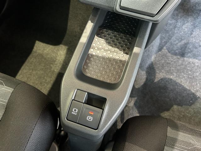 タフト Ｘ　届出済未使用　メーカー保証付　スカイフィールトップ　ＬＥＤヘッドライト　被害軽減ブレーキ　バックカメラ　スマートキー　プッシュスタート　フロントＵＶカットガラス（34枚目）