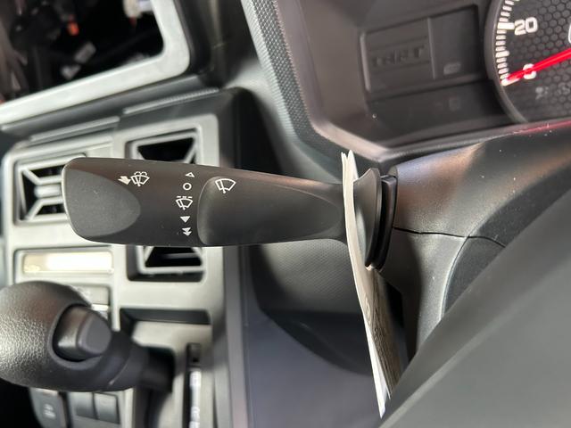 タフト Ｘ　届出済未使用　メーカー保証付　被害軽減ブレーキ　電動パーキングブレーキ　プッシュボタンスタート　スカイフィールトップ　キーフリーシステム　オートブレーキホールド機能　バックカメラ　ＵＳＢソケット（27枚目）