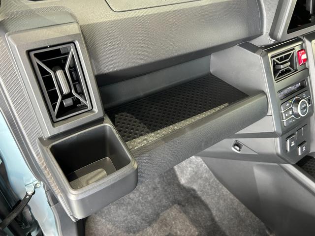タフト Ｘ　届出済未使用　メーカー保証付　被害軽減ブレーキ　電動パーキングブレーキ　プッシュボタンスタート　スカイフィールトップ　キーフリーシステム　オートブレーキホールド機能　バックカメラ　ＵＳＢソケット（48枚目）